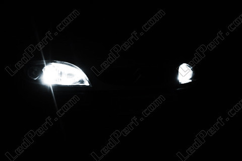 LED-lampa H6W Supreme BAX9S utan felmeddelanden från färddatorn- Box mot färddatorfel kallt Vit 5000K