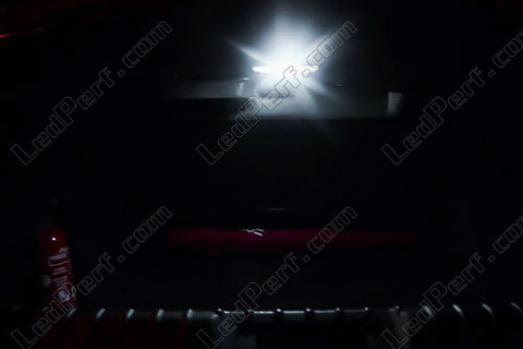 LED-lampa bagageutrymme Alfa Romeo 159