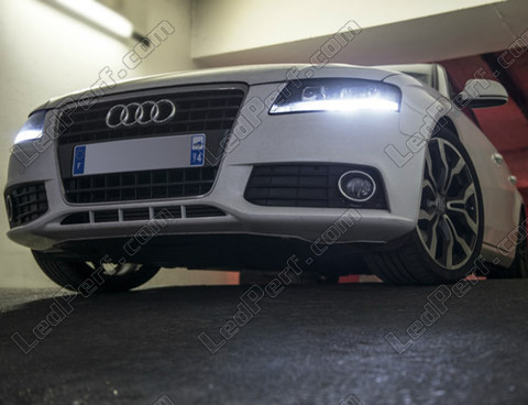LED-lampa varselljus Audi A4 B8