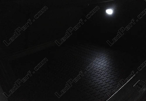 LED-lampa bagageutrymme Audi Q3