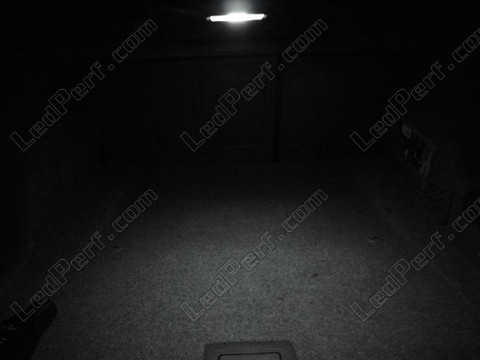 LED-lampa bagageutrymme BMW X1 (E84)