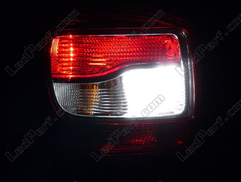 LED-lampa Backljus Dacia Logan 2