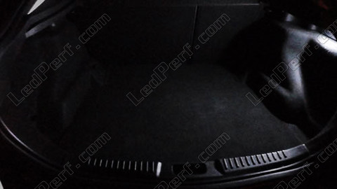 LED-lampa bagageutrymme Ford Mondeo MK4