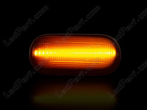 Maximal belysning av dynamiska LED-sidoblinkers för Honda S2000
