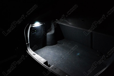 LED-lampa bagageutrymme Mercedes C-Klass (W203)