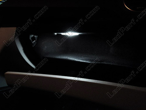 LED-lampa handskfack Mercedes C-Klass (W204)