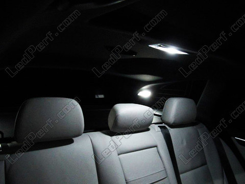LED-lampa takbelysning bak Mercedes C-Klass (W204)