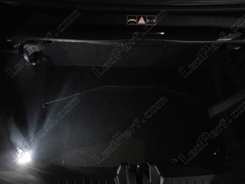 LED-lampa bagageutrymme Mercedes SLK R171