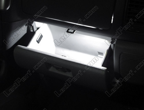 LED-lampa handskfack Mitsubishi Pajero sport 1