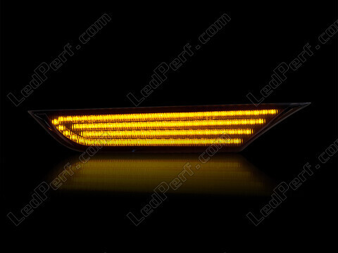 Maximal belysning av dynamiska LED-sidoblinkers för Nissan GTR R35