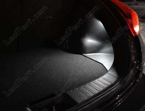 LED-lampa bagageutrymme Nissan Juke