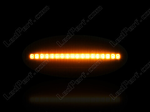 Maximal belysning av dynamiska LED-sidoblinkers för Nissan X Trail II