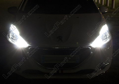 LED-lampa Halvljus Peugeot 208