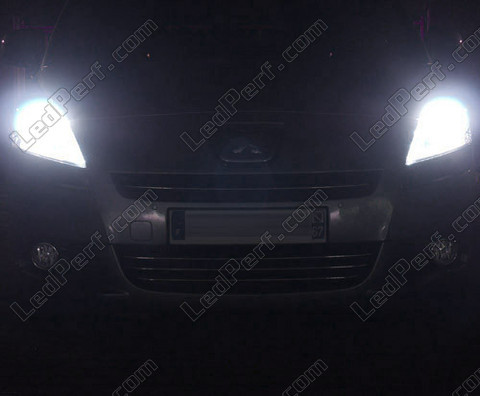 LED-lampa Halvljus Peugeot 3008