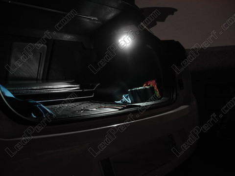 LED-lampa bagageutrymme Peugeot 4008