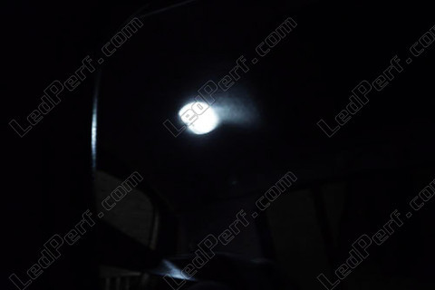 LED-lampa takbelysning bak Renault Modus