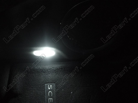 LED golv fram Renault Scenic 3