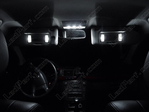 LED kupé Toyota Avensis