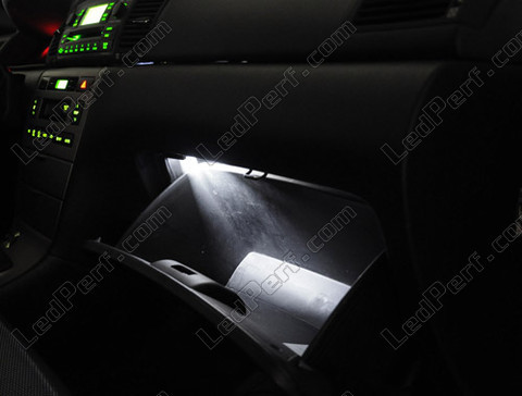 LED-lampa handskfack Toyota Corolla E120