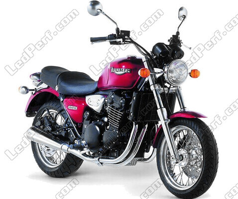 Motorcykel Triumph Legend TT 900 (1998 - 2001)
