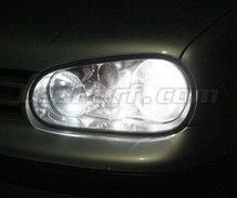 Paket med Xenon Effekt-lampor för Volkswagen Golf 4 strålkastare
