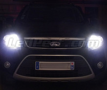 Paket med Xenon Effekt-lampor för Ford Kuga strålkastare